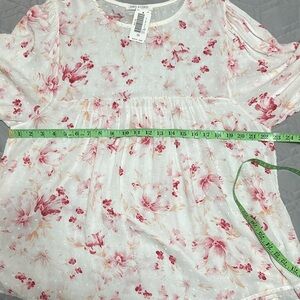 Sz S (M)⭐️NWT Chris & Carol Oversized Ivory/Pink Floral Flowy Bubble Sleeve Top.